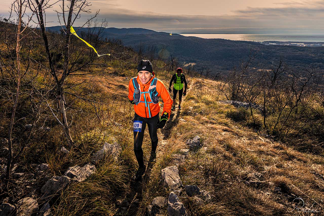 Runner alla Corsa della Bora 2027, Trieste Ultra Trail (ph. IoSonoFVG)