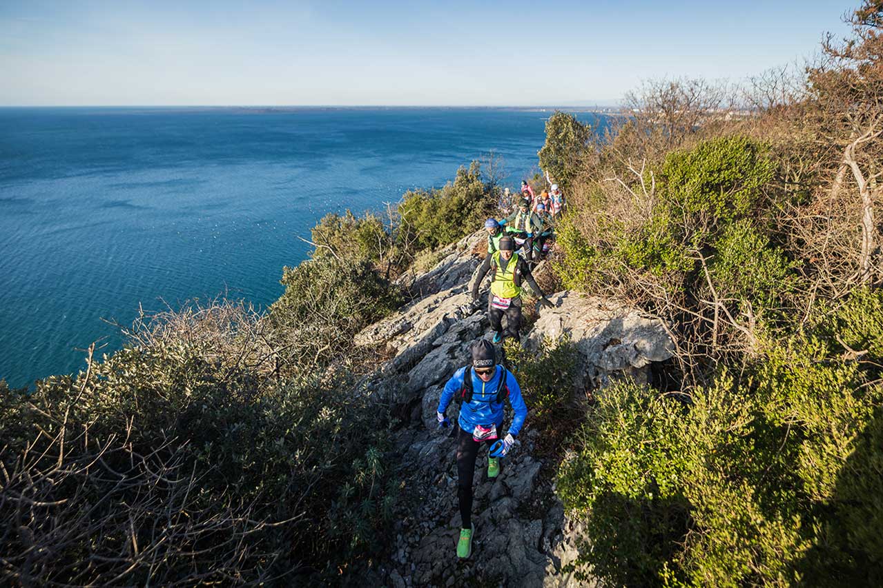 Runner alla Corsa della Bora 2027, Trieste Ultra Trail (ph. IoSonoFVG)