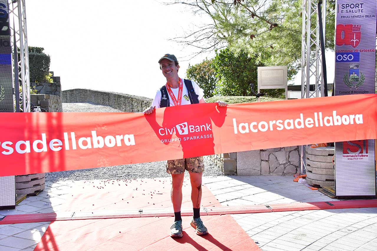 Runner alla Corsa della Bora 2027, Trieste Ultra Trail (ph. IoSonoFVG)